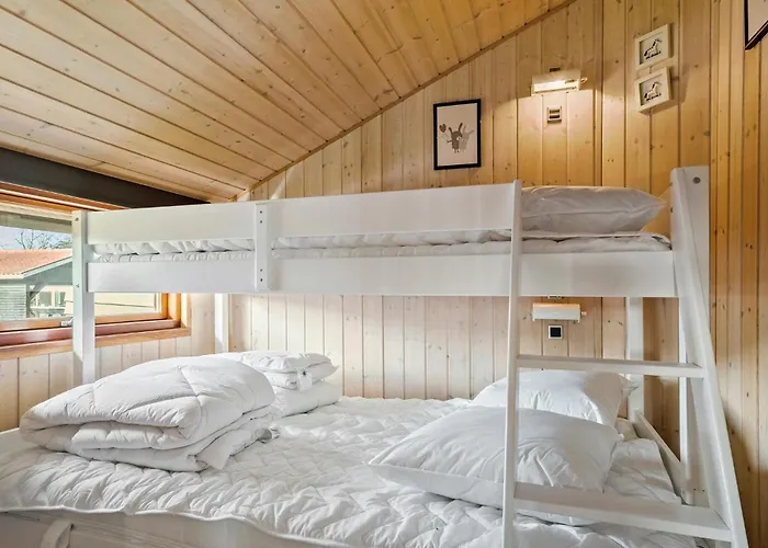 3 Bedroom Awesome In *