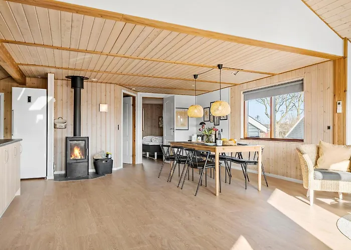 Holiday home 3 Bedroom Awesome In