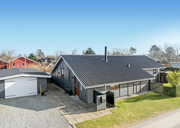 3 Bedroom Awesome In *